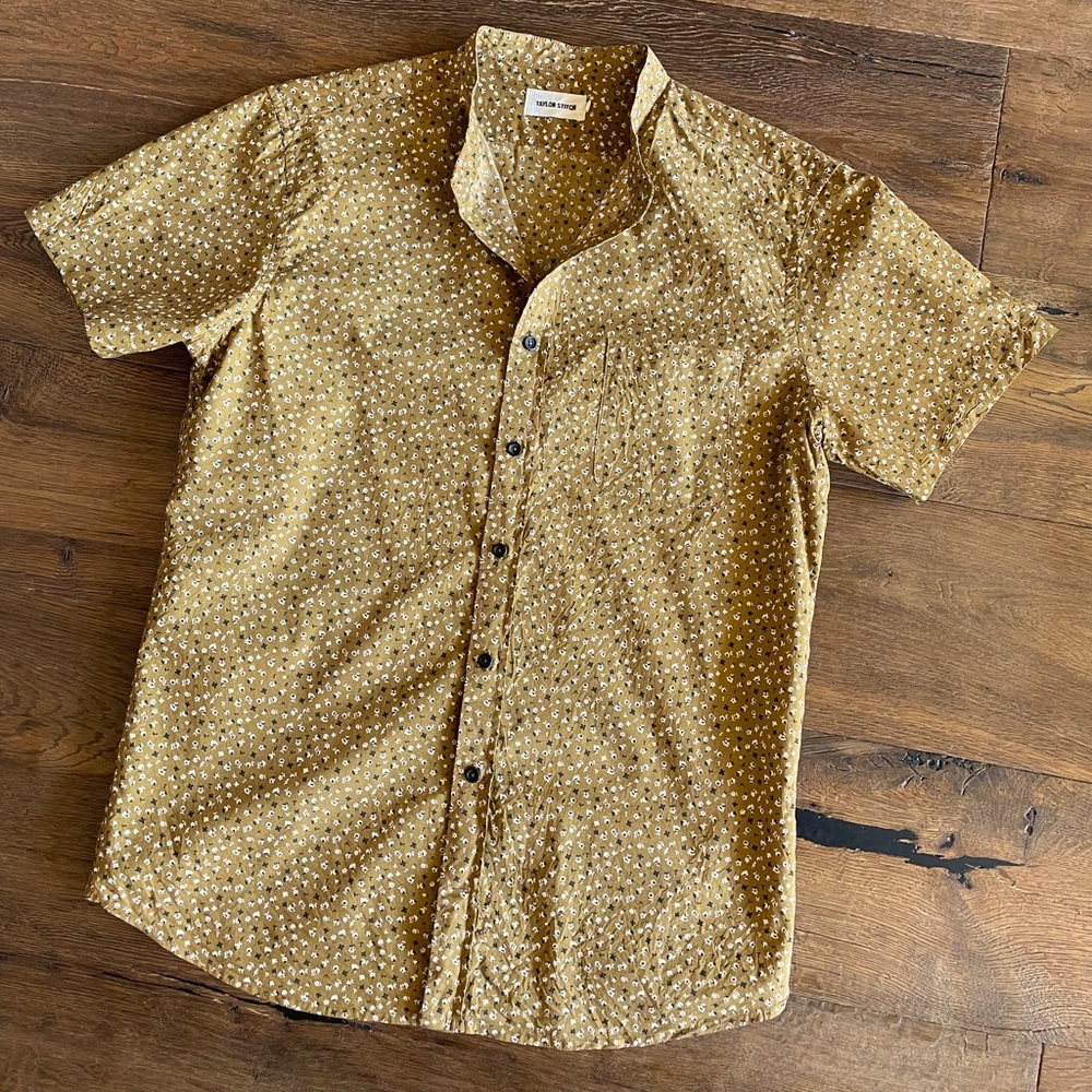 Taylor Stitch The Short Sleeve Bandit in Fatigue Brown Mini Floral Size M 40.